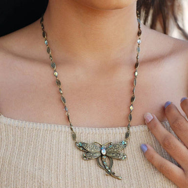 Modern Vintage Dragonfly Necklace - Coco and lulu boutique