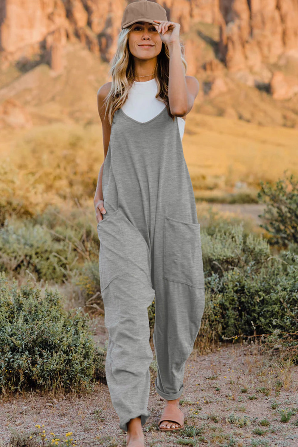 Sydney V-Neck Sleeveless Jumpsuit with Pocket - Coco and lulu boutique 