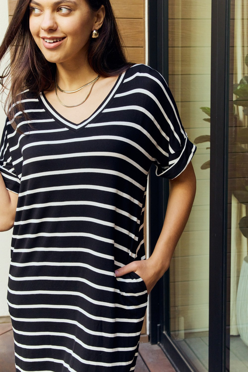 Kensey Black Stripe Weekender Full Size Striped V-Neck Pocket Dress in Black/Ivory - Coco and lulu boutique 