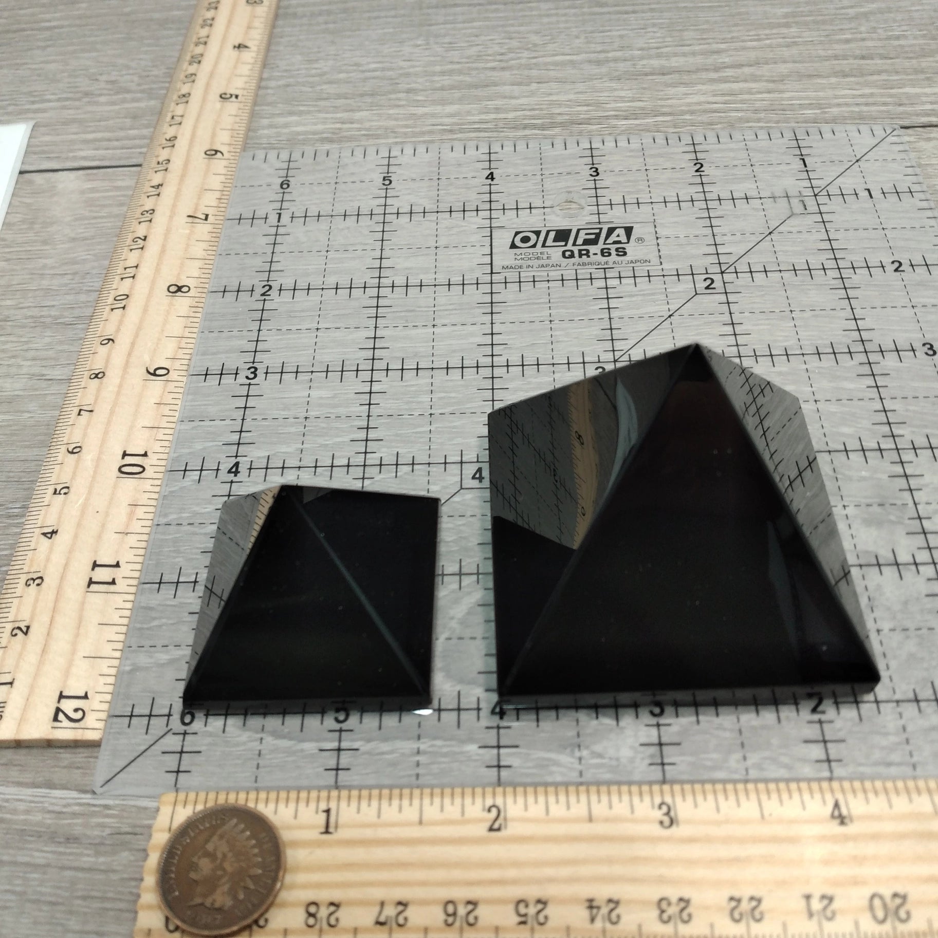 Black Obsidian 40mm Pyramid - Coco and lulu boutique 